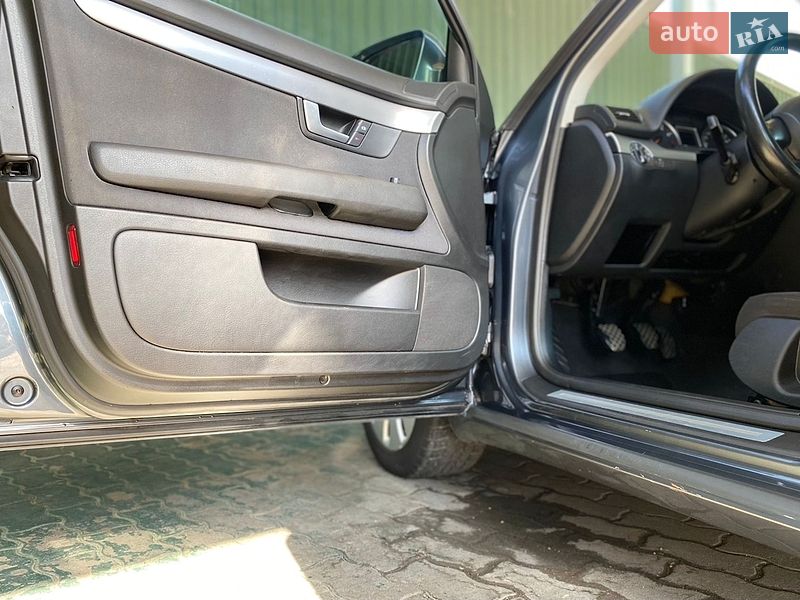 Седан Audi A4 2006 в Володимирі