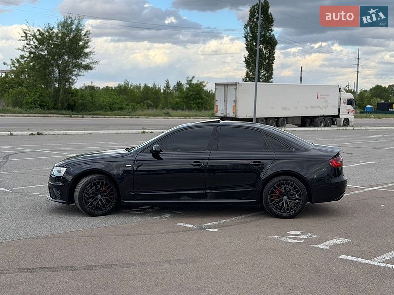 Седан Audi A4 2014 в Києві