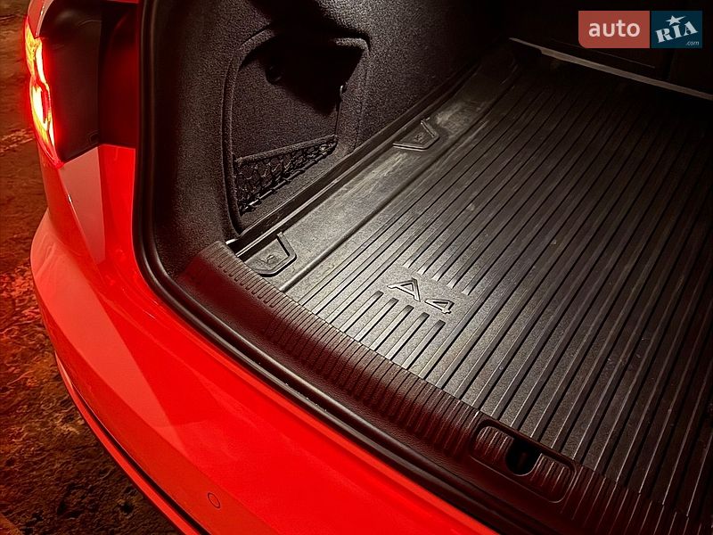 Седан Audi A4 2018 в Харкові
