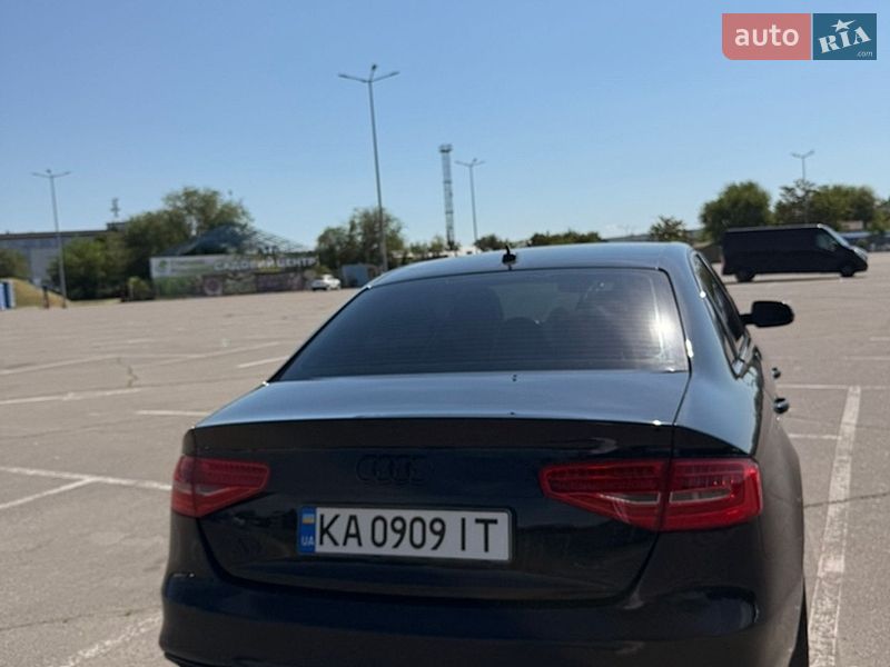 Седан Audi A4 2015 в Дніпрі