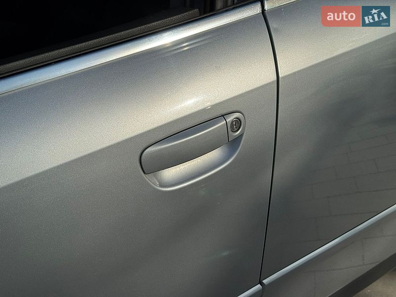Універсал Audi A4 2002 в Луцьку