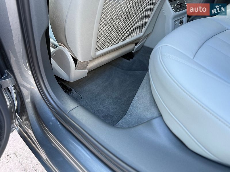 Седан Audi A4 2019 в Киеве