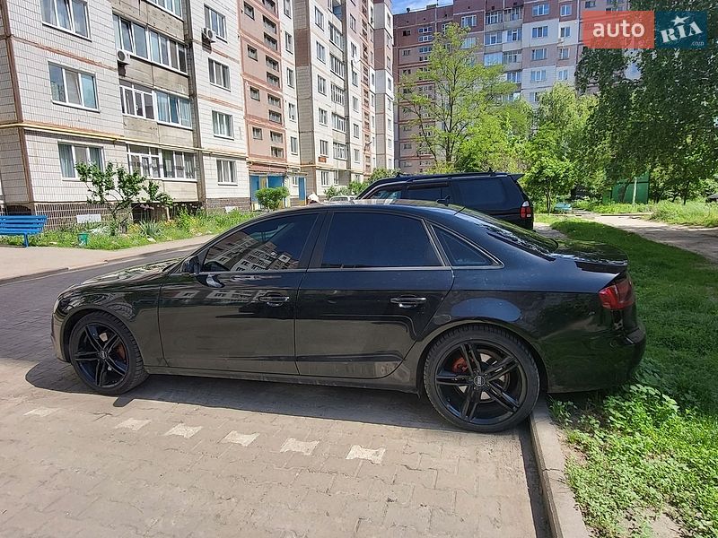 Седан Audi A4 2010 в Сумах