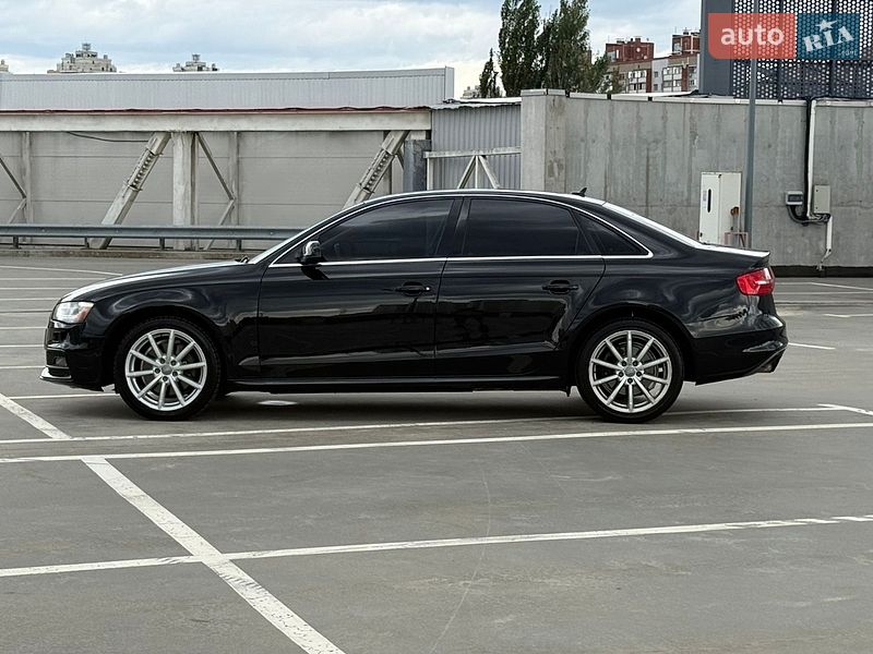 Седан Audi A4 2016 в Киеве