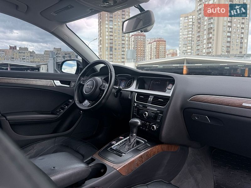 Седан Audi A4 2016 в Киеве