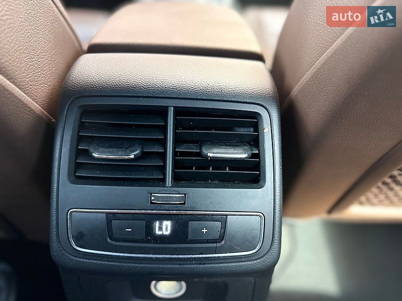 Седан Audi A4 2018 в Львові