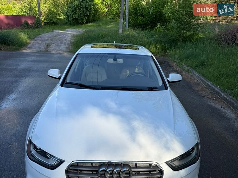 Седан Audi A4 2012 в Киеве