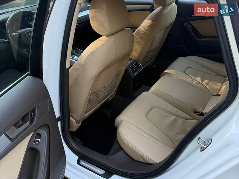 Седан Audi A4 2012 в Киеве