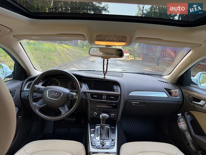 Седан Audi A4 2012 в Киеве