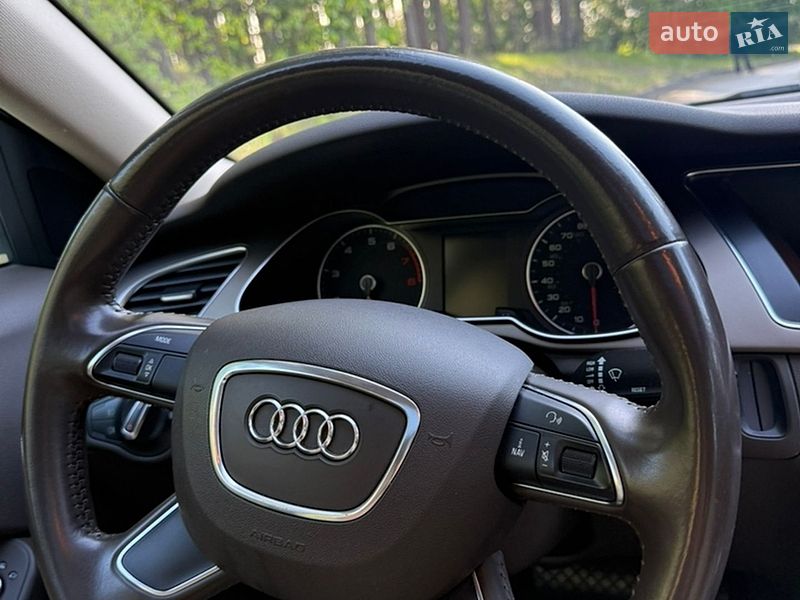 Седан Audi A4 2012 в Киеве