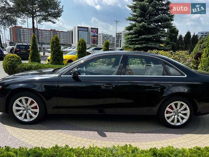Седан Audi A4 2013 в Львові