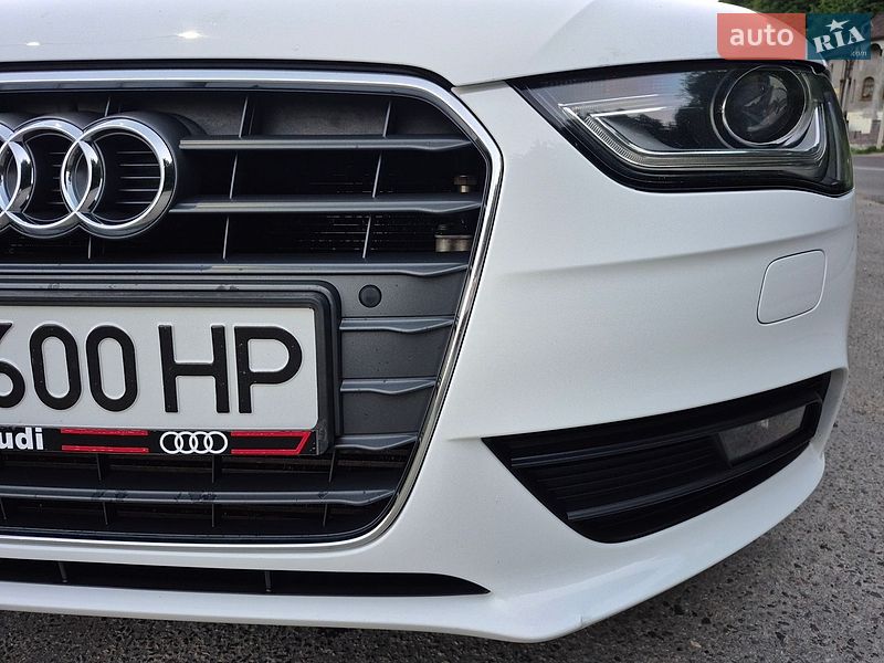 Седан Audi A4 2013 в Рахові