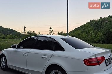 Седан Audi A4 2013 в Рахові