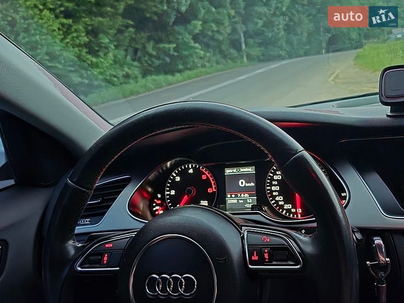 Седан Audi A4 2013 в Рахові