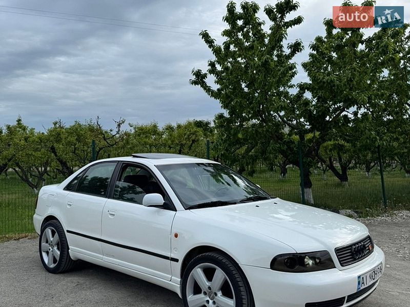 Седан Audi A4 1996 в Немішаєве