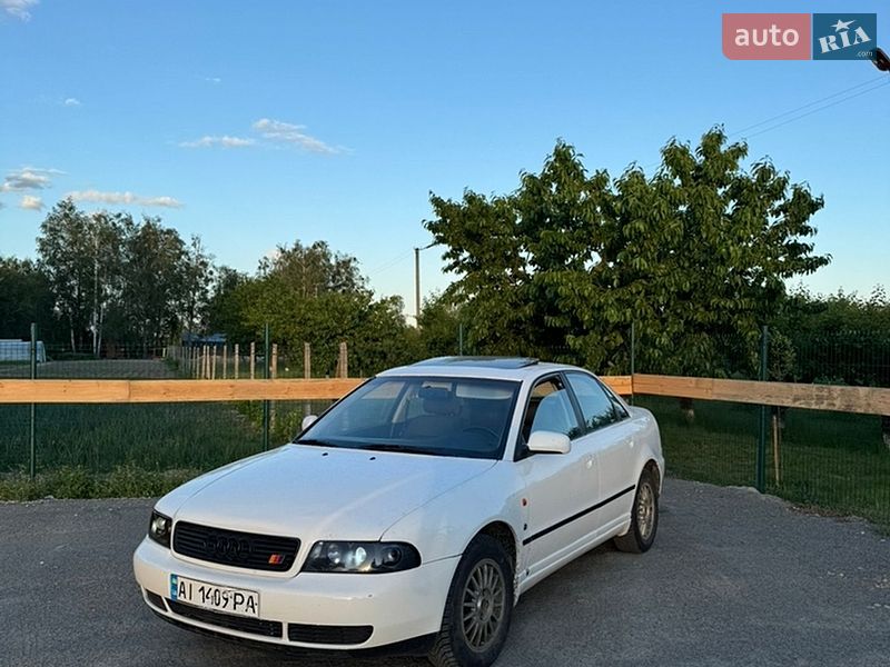 Седан Audi A4 1996 в Немішаєве