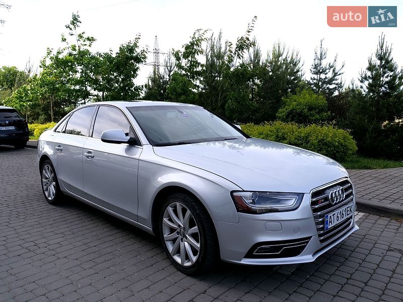 Седан Audi A4 2012 в Івано-Франківську