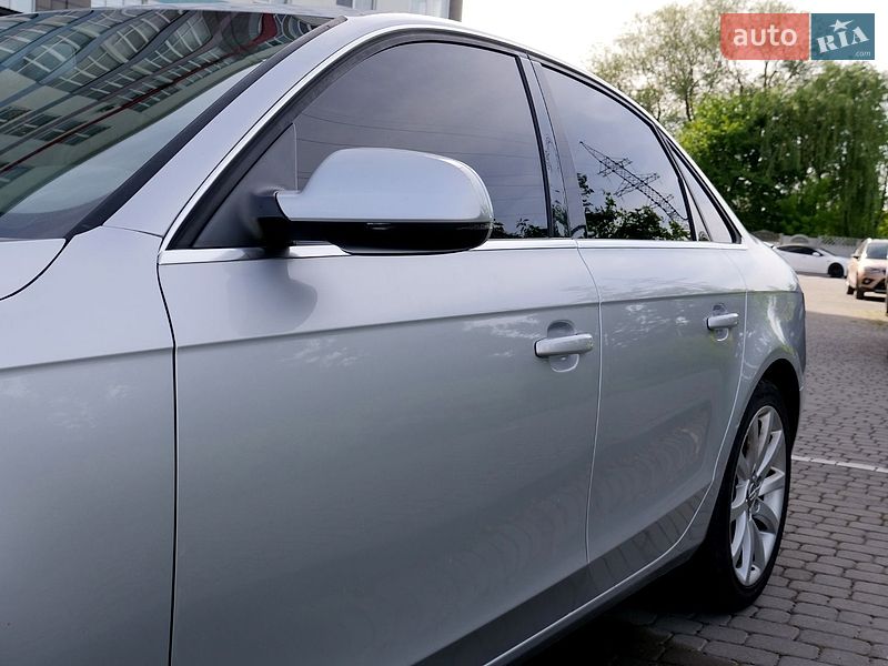Седан Audi A4 2012 в Івано-Франківську