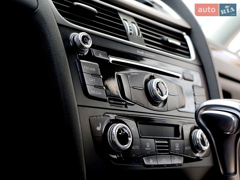 Седан Audi A4 2012 в Івано-Франківську