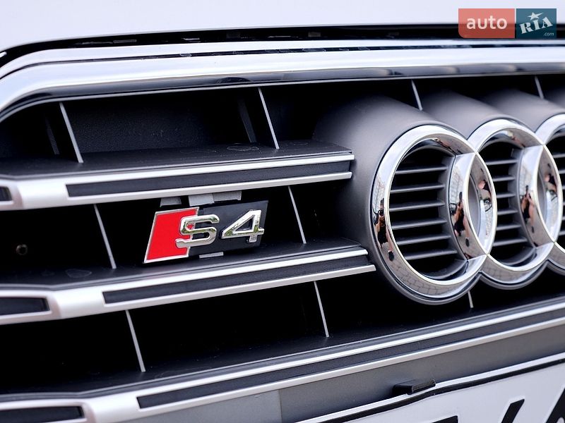 Седан Audi A4 2012 в Івано-Франківську
