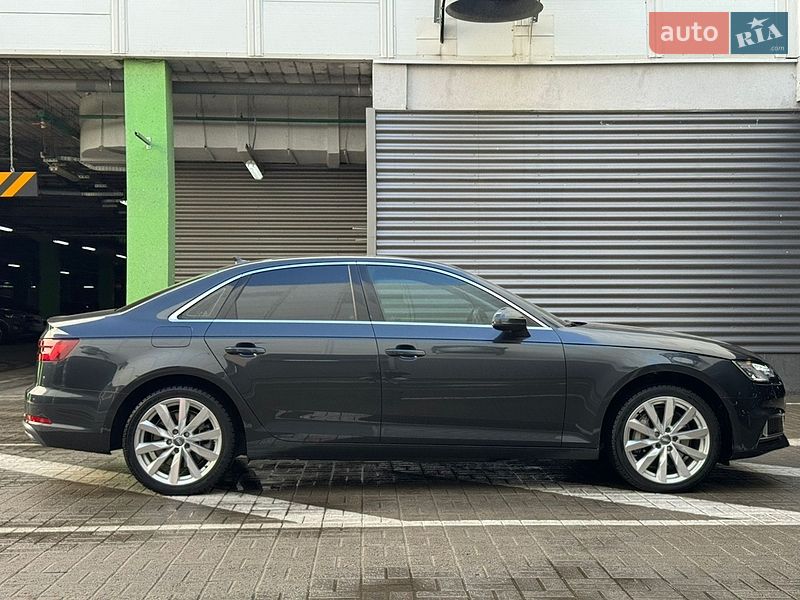Седан Audi A4 2019 в Киеве