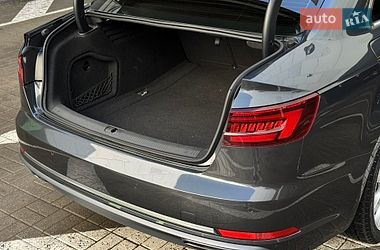 Седан Audi A4 2019 в Киеве