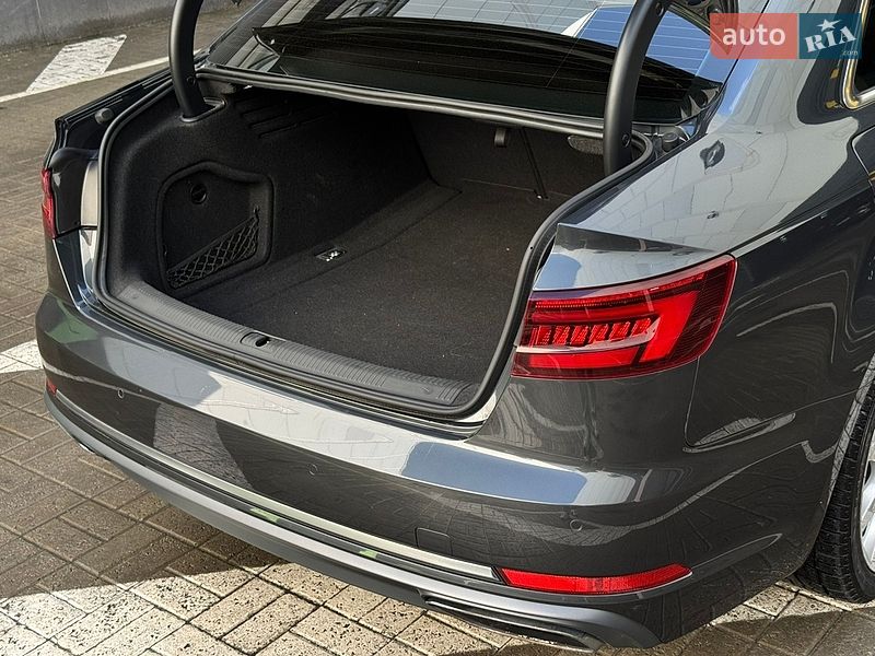Седан Audi A4 2019 в Киеве