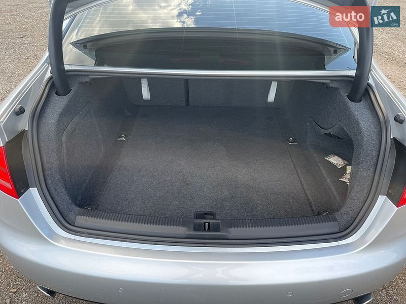 Седан Audi A4 2008 в Хусте