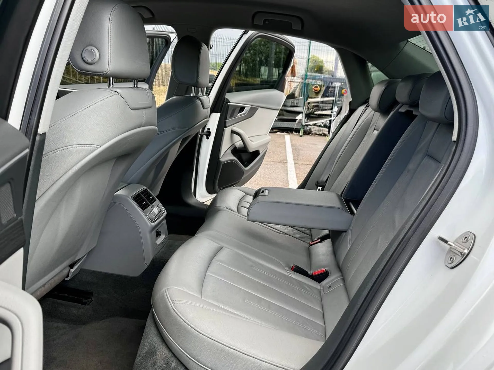 2015 Audi A4 - мініатюра 22