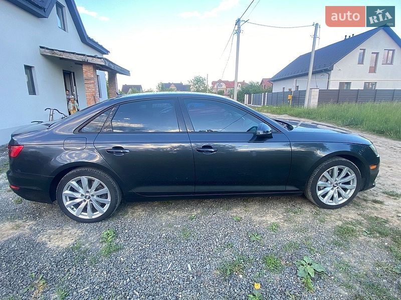 Седан Audi A4 2016 в Луцке