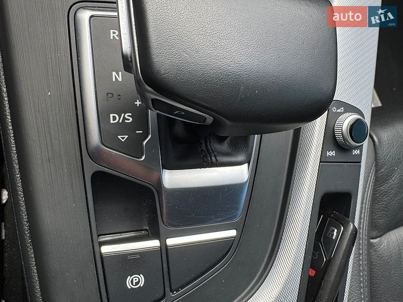 Седан Audi A4 2017 в Львове