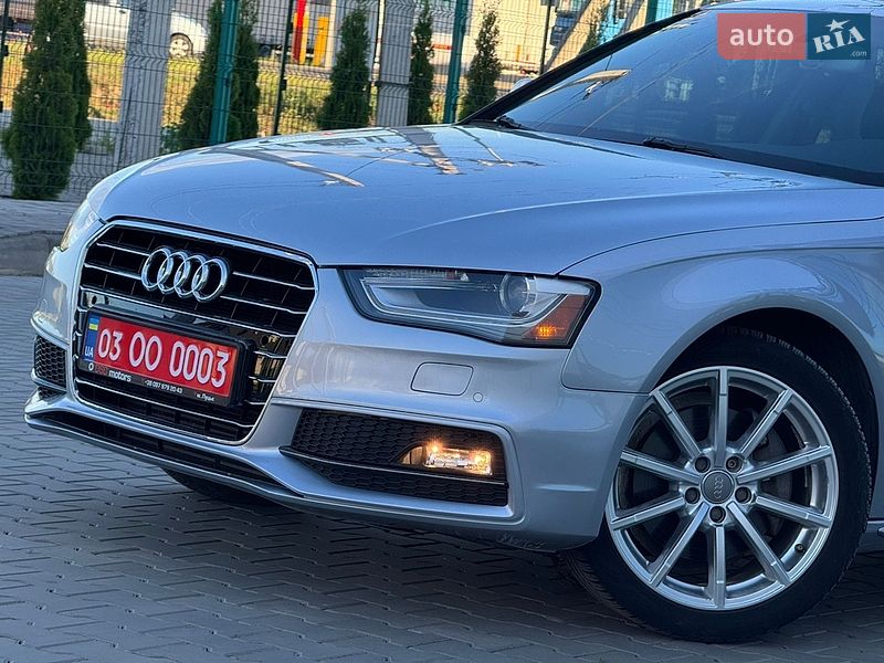 Седан Audi A4 2015 в Луцке