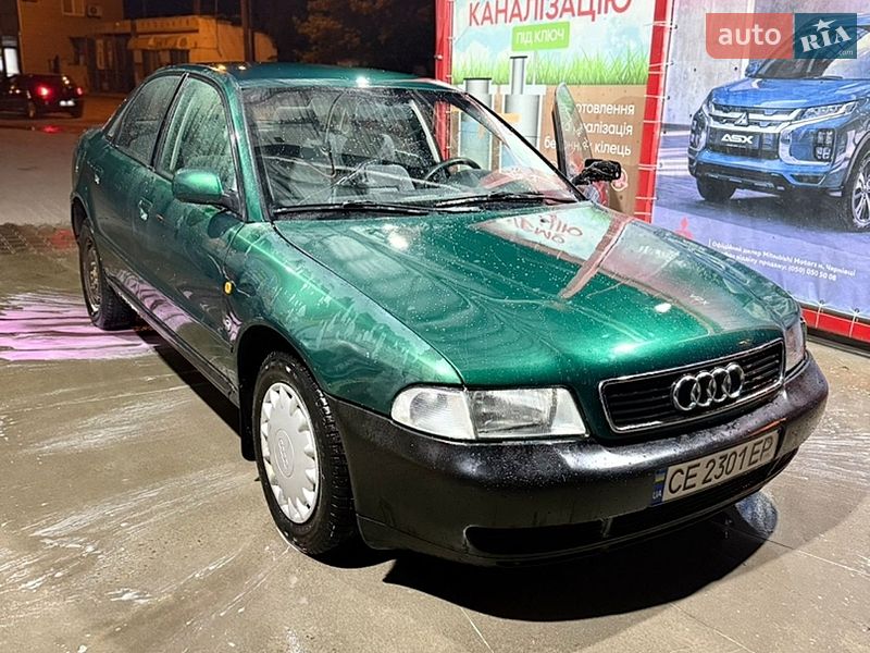 Седан Audi A4 1997 в Черновцах