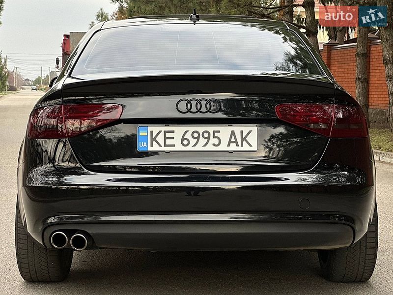 Седан Audi A4 2013 в Дніпрі