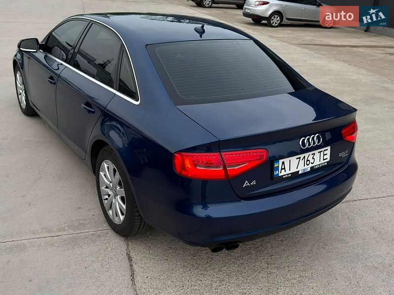 Седан Audi A4 2012 в Владимире