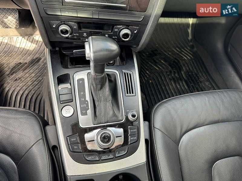 Седан Audi A4 2013 в Луцке