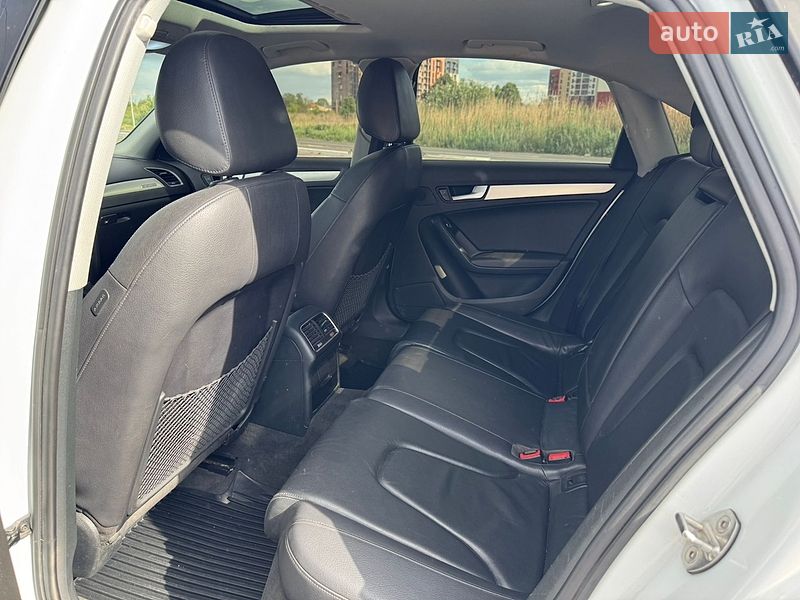 Седан Audi A4 2013 в Луцке