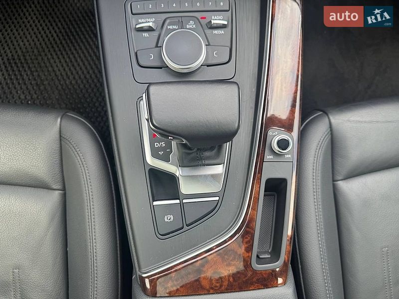 Седан Audi A4 2019 в Киеве