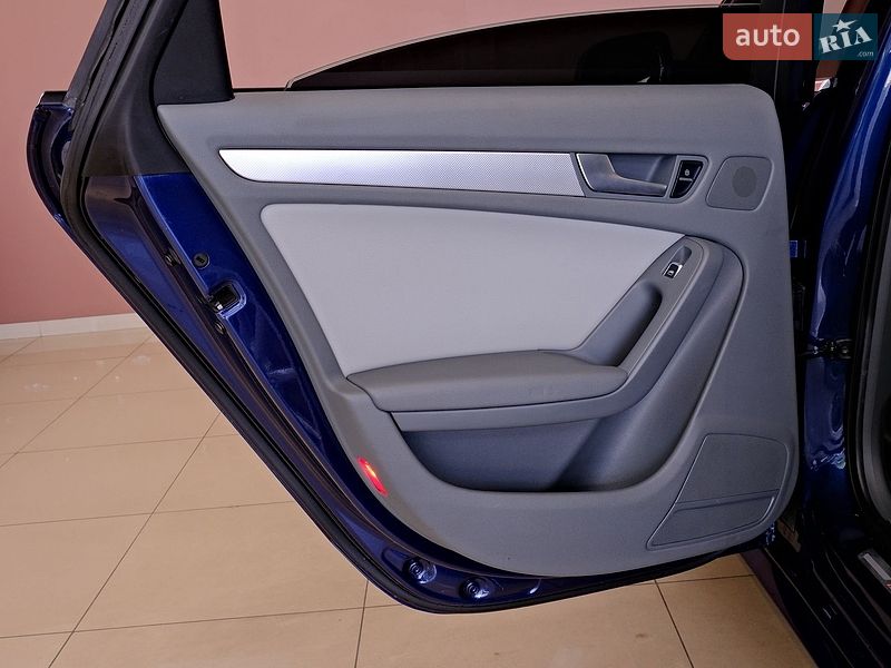 Седан Audi A4 2013 в Одессе