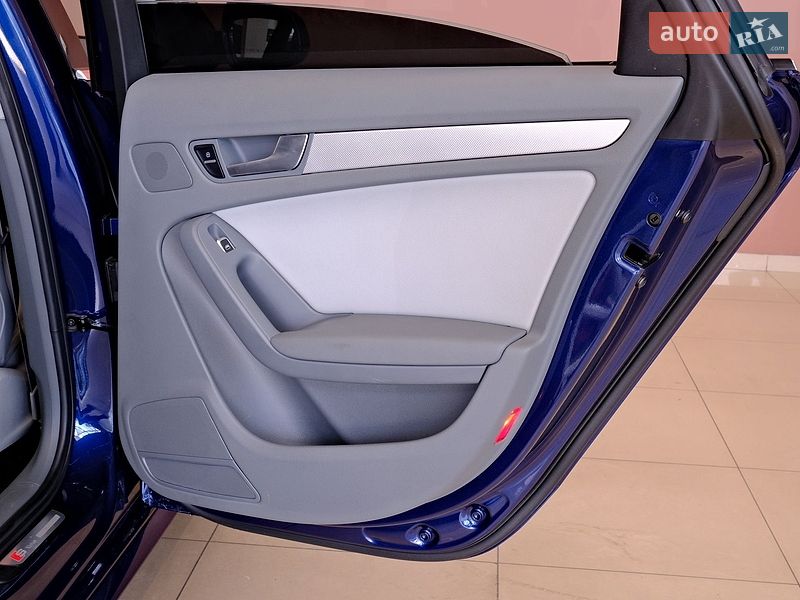 Седан Audi A4 2013 в Одессе