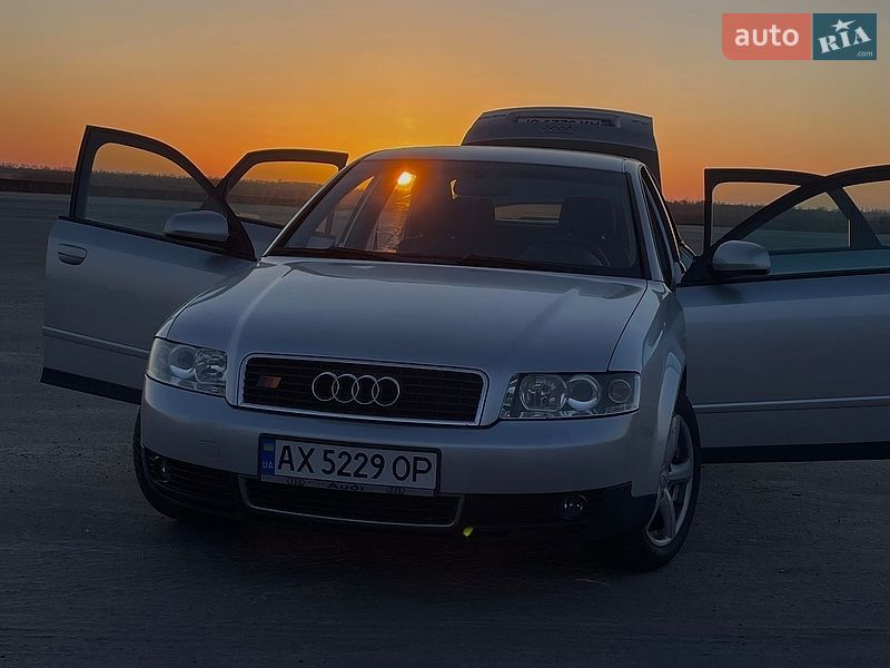 Седан Audi A4 2002 в Краснограді