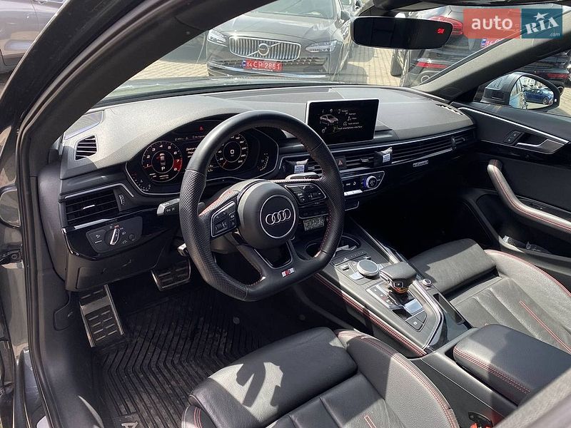 Седан Audi A4 2019 в Львове
