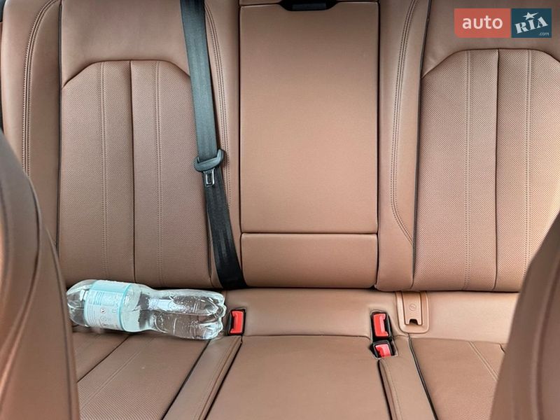 Седан Audi A4 2022 в Львові