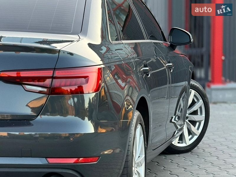 Седан Audi A4 2017 в Львове