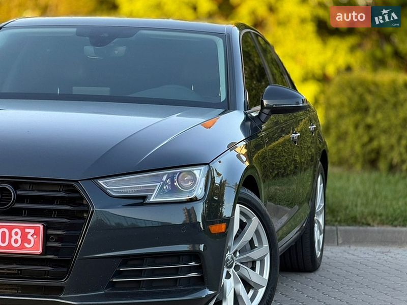 Седан Audi A4 2017 в Львове