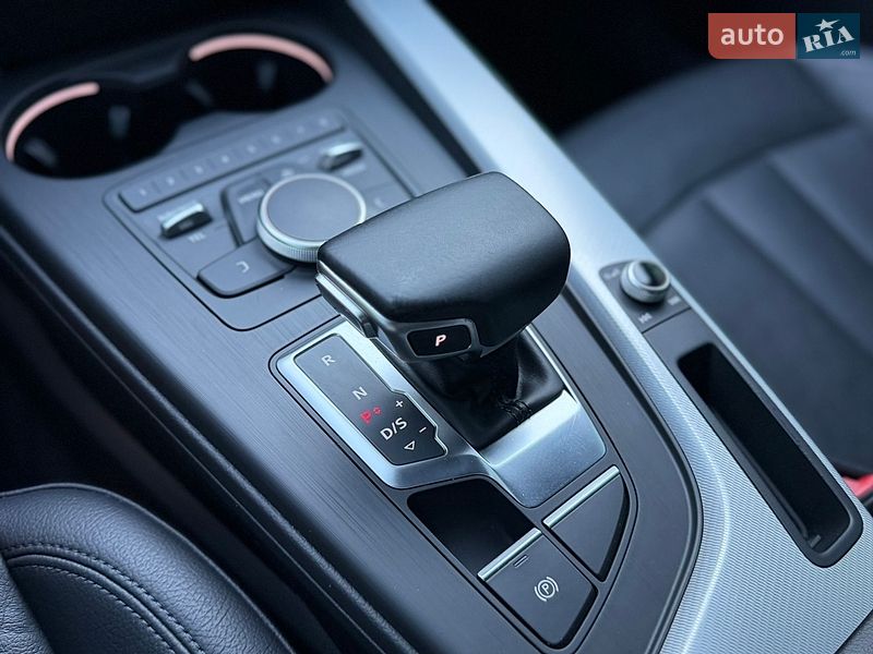 Седан Audi A4 2017 в Львове