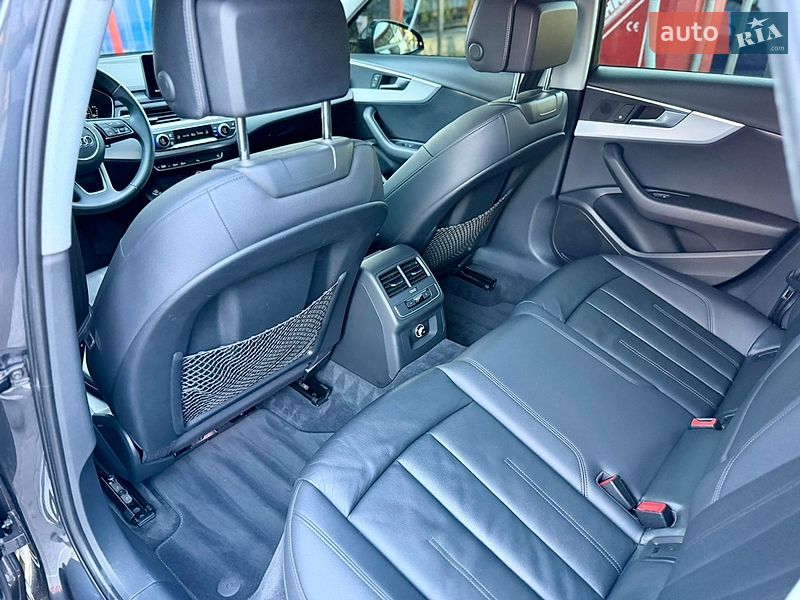 Седан Audi A4 2017 в Львове