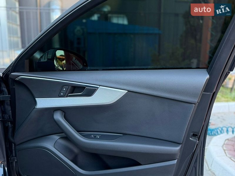 Седан Audi A4 2017 в Львове