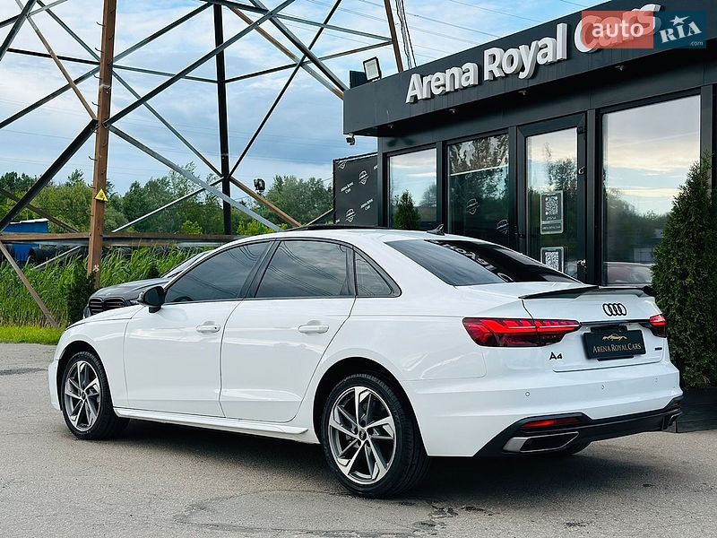 Седан Audi A4 2022 в Харькове