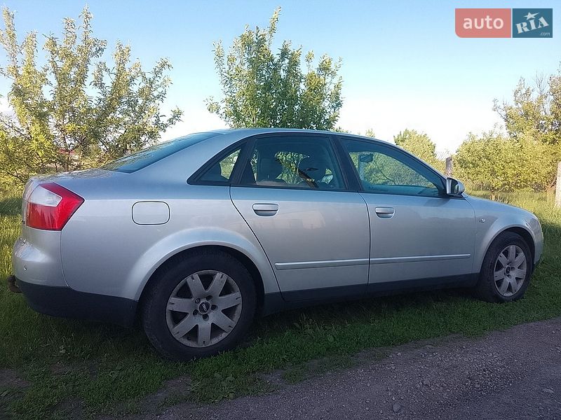 Седан Audi A4 2001 в Переяславі